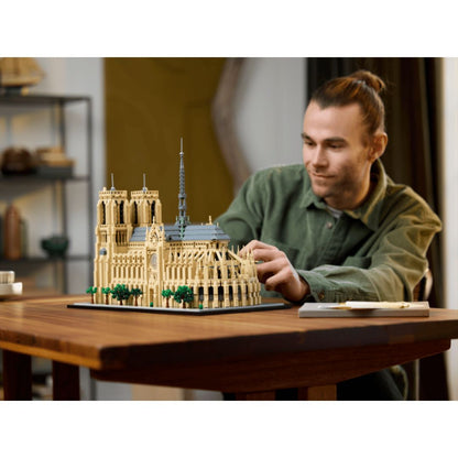 LEGO 21061 - Notre-Dame de Paris