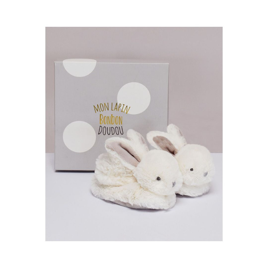 Doudou et Compagnie - Coffret cadeau naissance chaussons lapin taupe avec hochet - 0/6 mois